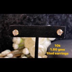 Stud earrings with zirconia 10k real gold